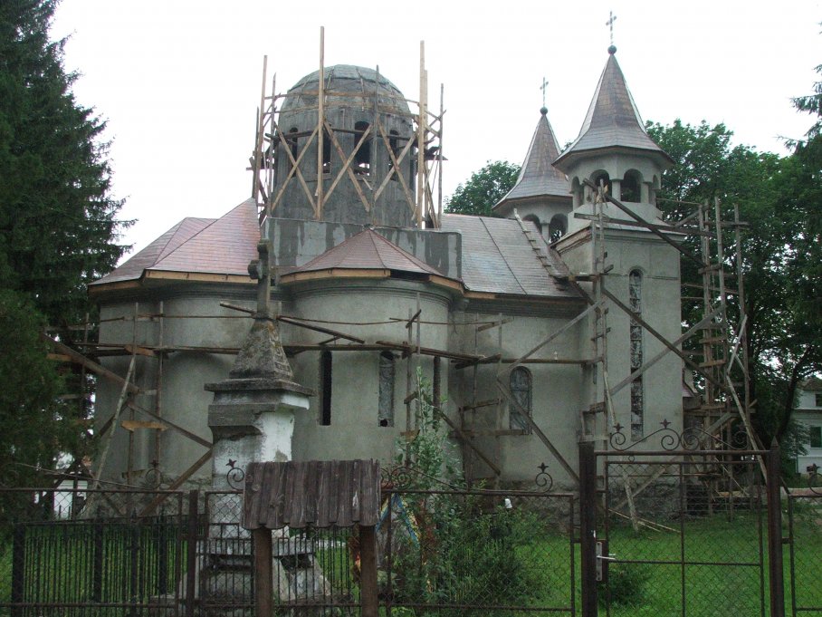 Épülõ toroczkói templom